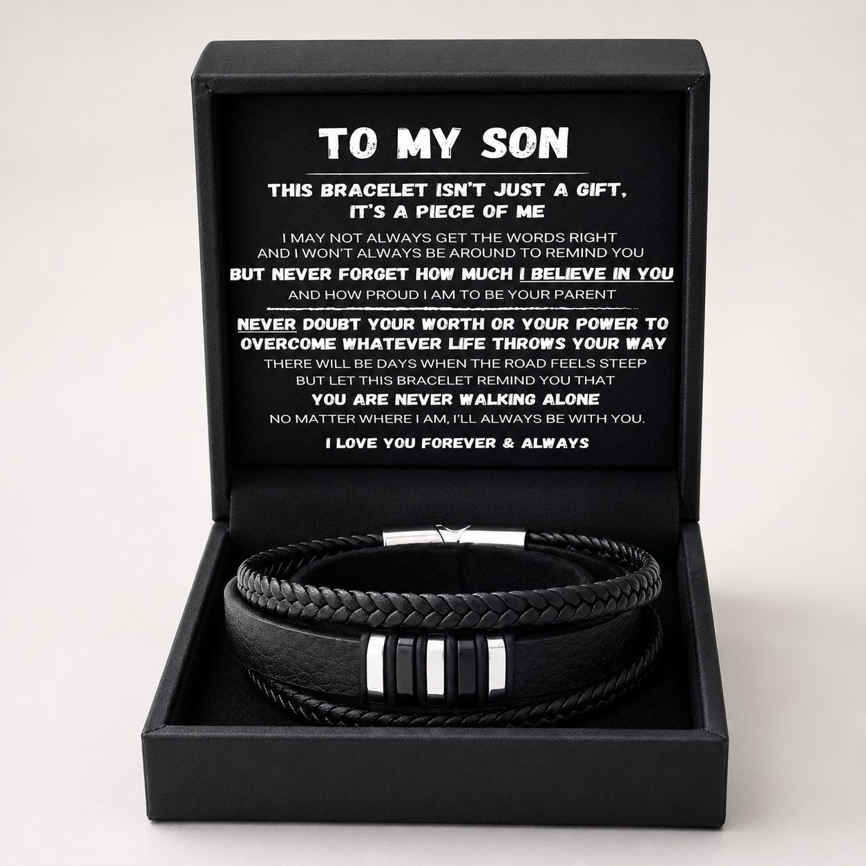 🖤Till min son — Sats med flätade armband med texten ”Gå aldrig ensam”